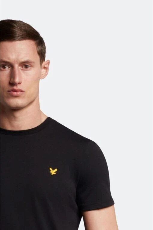 Lyle & Scott Martin Short Sleeve Black T-Shirt -Style Haven Shop C62596s5 scaled