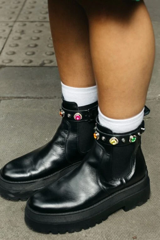 Kurt Geiger London Black Sawyer Chelsea Boots -Style Haven Shop M80215s5 scaled