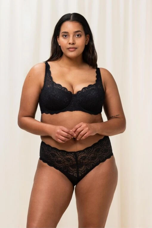 Triumph Amourette 300 Wired Half Padded Bra -Style Haven Shop T04991s scaled