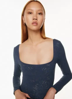 Shapelace Longsleeve Bodysuit -Style Haven Shop f22 01 a01 103912 1702 on c
